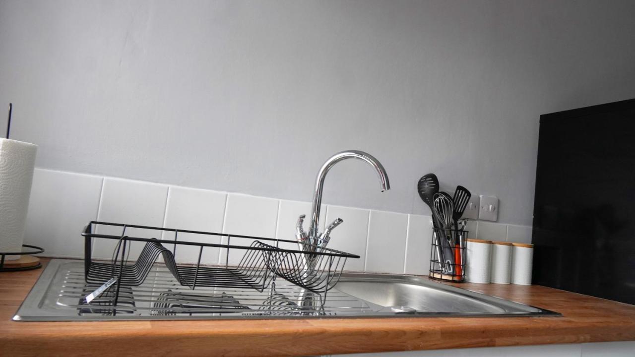Portobello House - Four Bedroom House Perfect For Contractors - Sleeps 6 - Free Parking