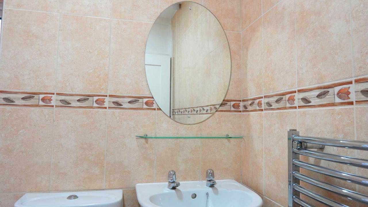 Portobello House - Four Bedroom House Perfect For Contractors - Sleeps 6 - Free Parking *