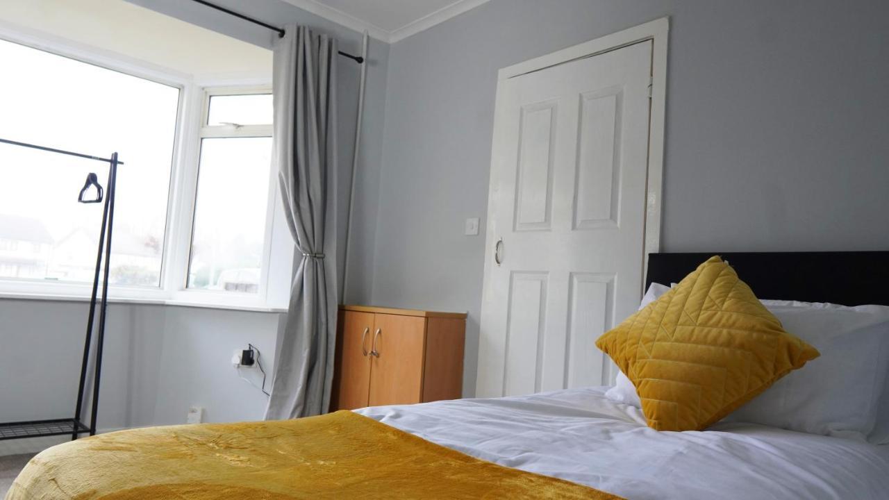 Holiday home Portobello House - Four Bedroom House Perfect For Contractors - Sleeps 6 - Free Parking Wolverhampton