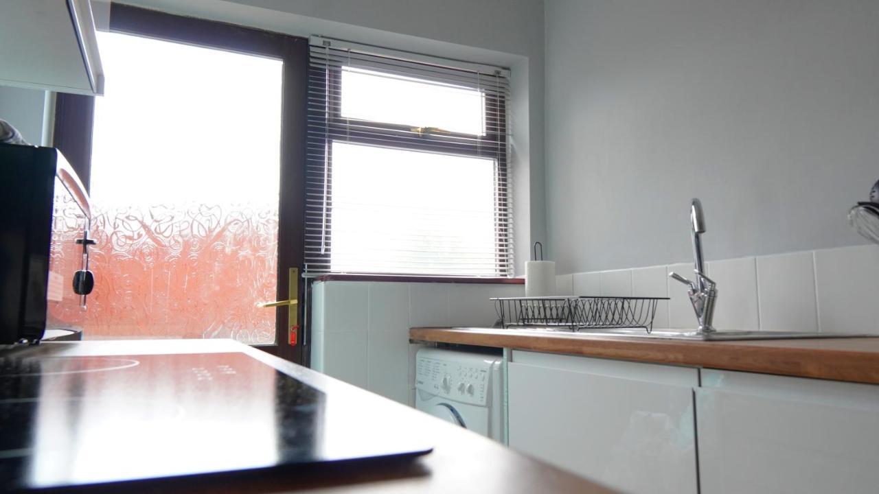 Portobello House - Four Bedroom House Perfect For Contractors - Sleeps 6 - Free Parking