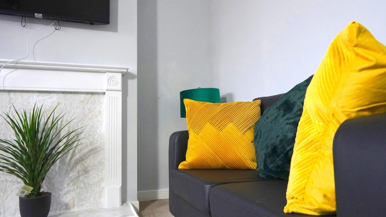 Holiday home Portobello House - Four Bedroom House Perfect For Contractors - Sleeps 6 - Free Parking *