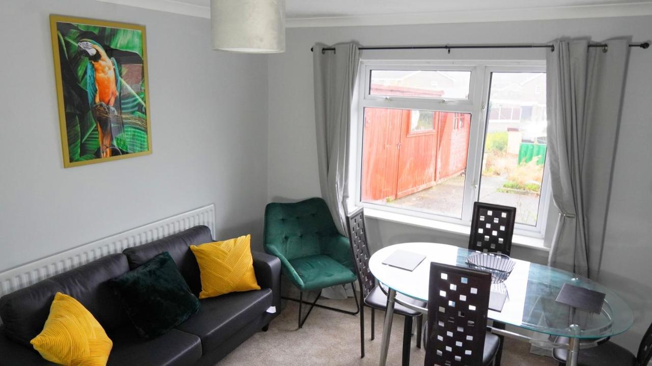 Portobello House - Four Bedroom House Perfect For Contractors - Sleeps 6 - Free Parking