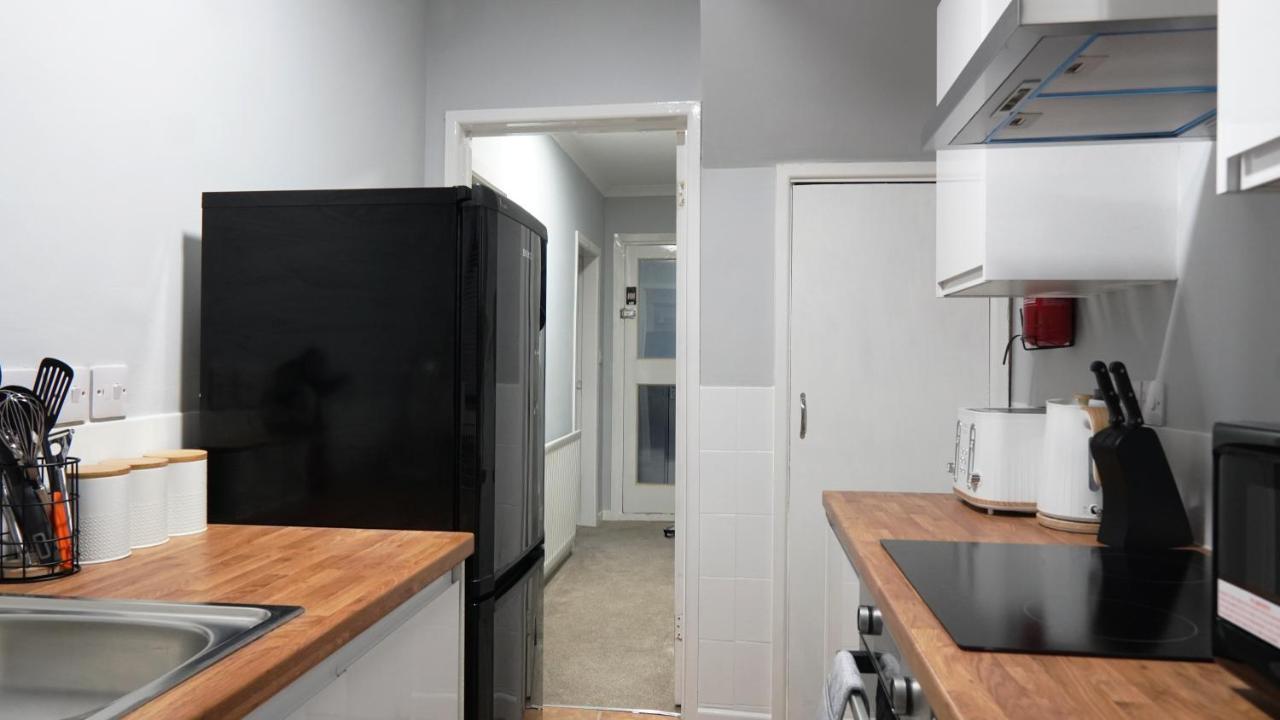 Portobello House - Four Bedroom House Perfect For Contractors - Sleeps 6 - Free Parking